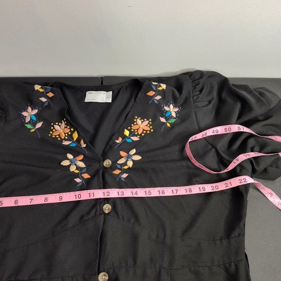 ☀ASOS Design Women's Midi Length embroidered button front dress, puff sleeve, 14 - Picture 6 of 8